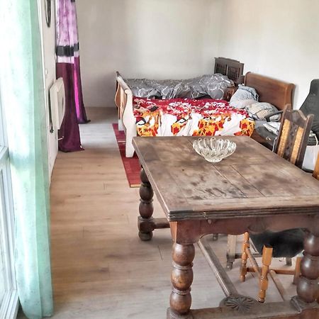 Studio Cosy A Bellerive Sur Allier Avec Terrasse Et Jardin 30 M² Apartment Luaran gambar